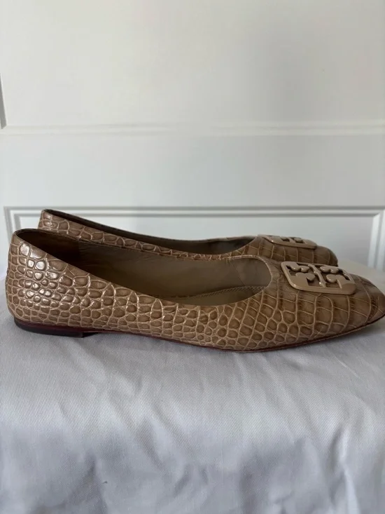 Tory Burch Beige Croc-Embossed Logo Ballet Flats - Picture 2 of 5